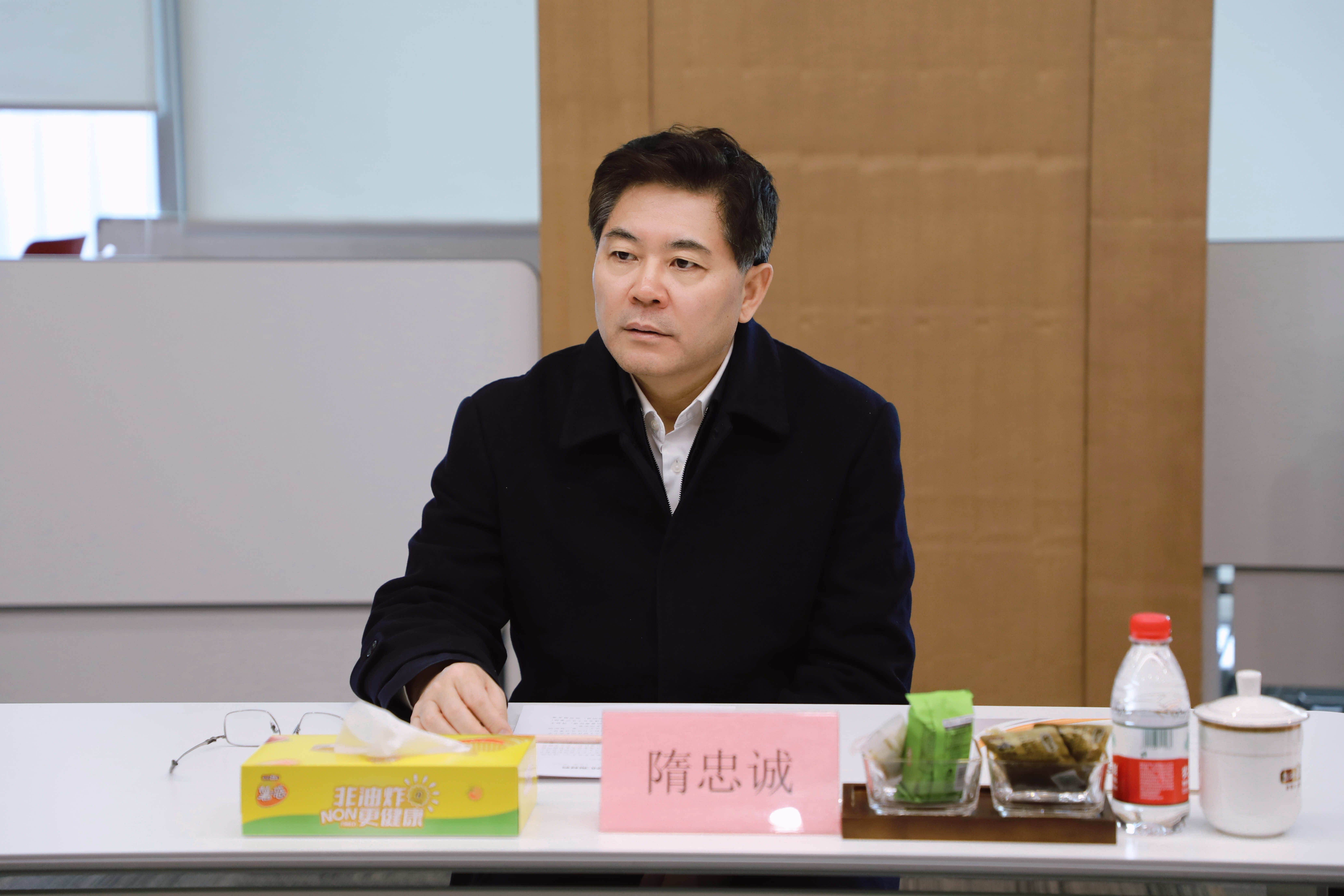 省委統(tǒng)戰(zhàn)部部長(zhǎng)隋忠誠(chéng)一行到鹽津鋪?zhàn)娱_(kāi)展春節(jié)走訪慰問(wèn)